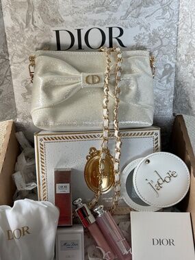 New Dior Holiday Beauty Makeup Set with Makeup Bag with 47.5 inch